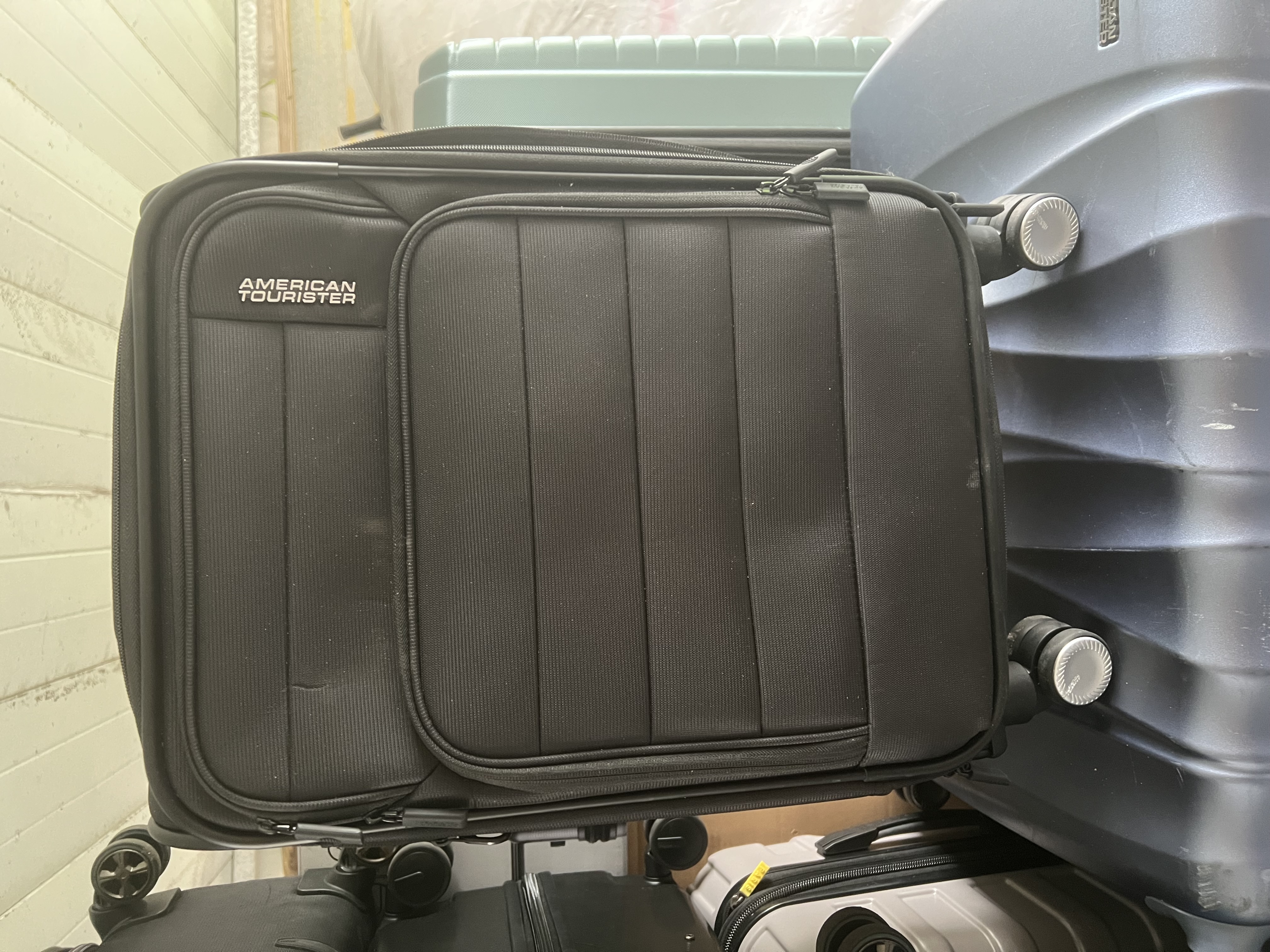 American Tourister Soft Case - Black