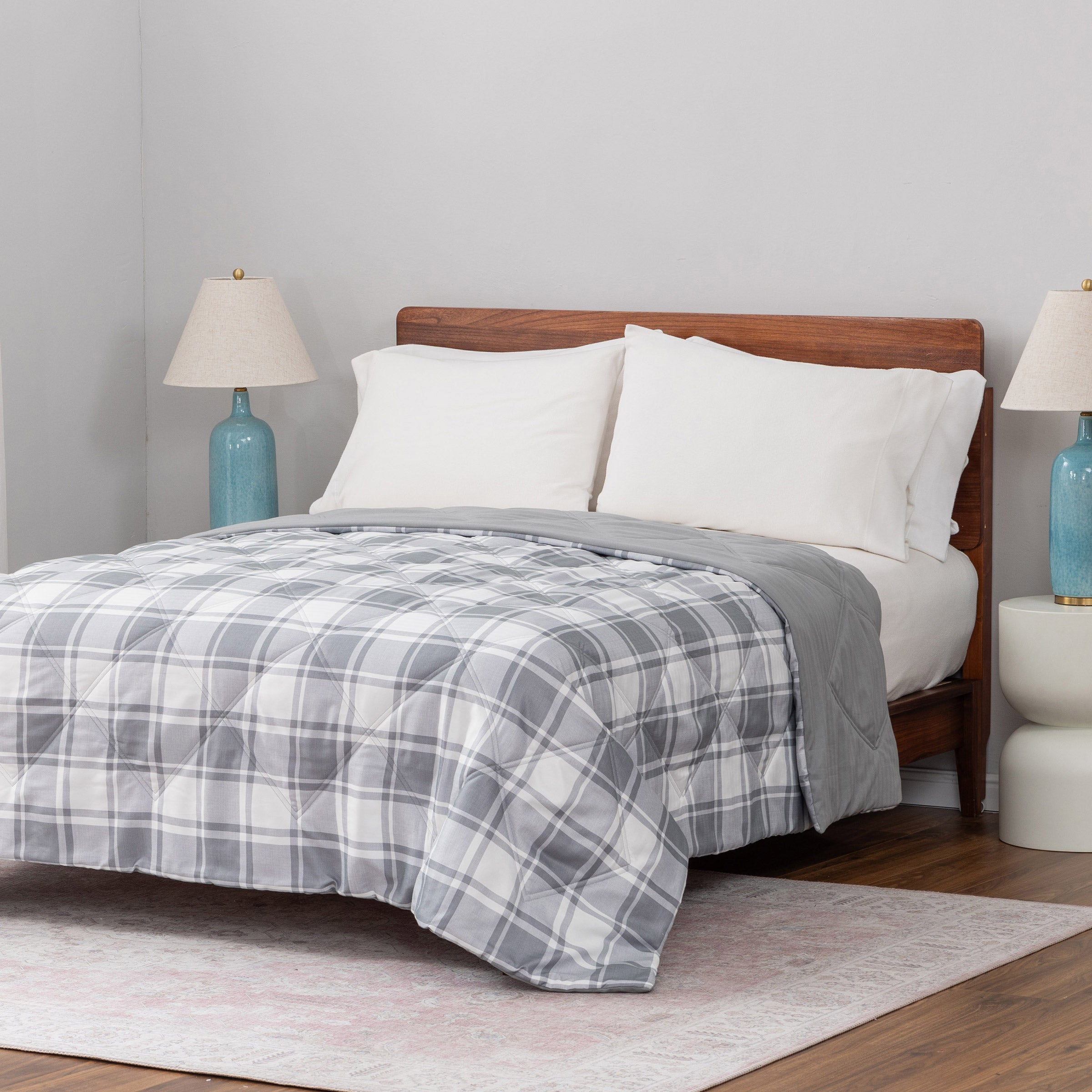 Berkshire Down Alternative Blanket Queen 98" x 92"