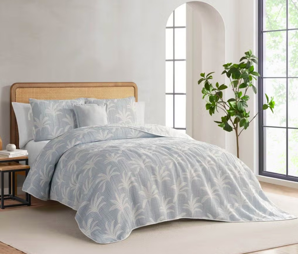 West Park Palm Tree 4-piece Quilt Set - Queen